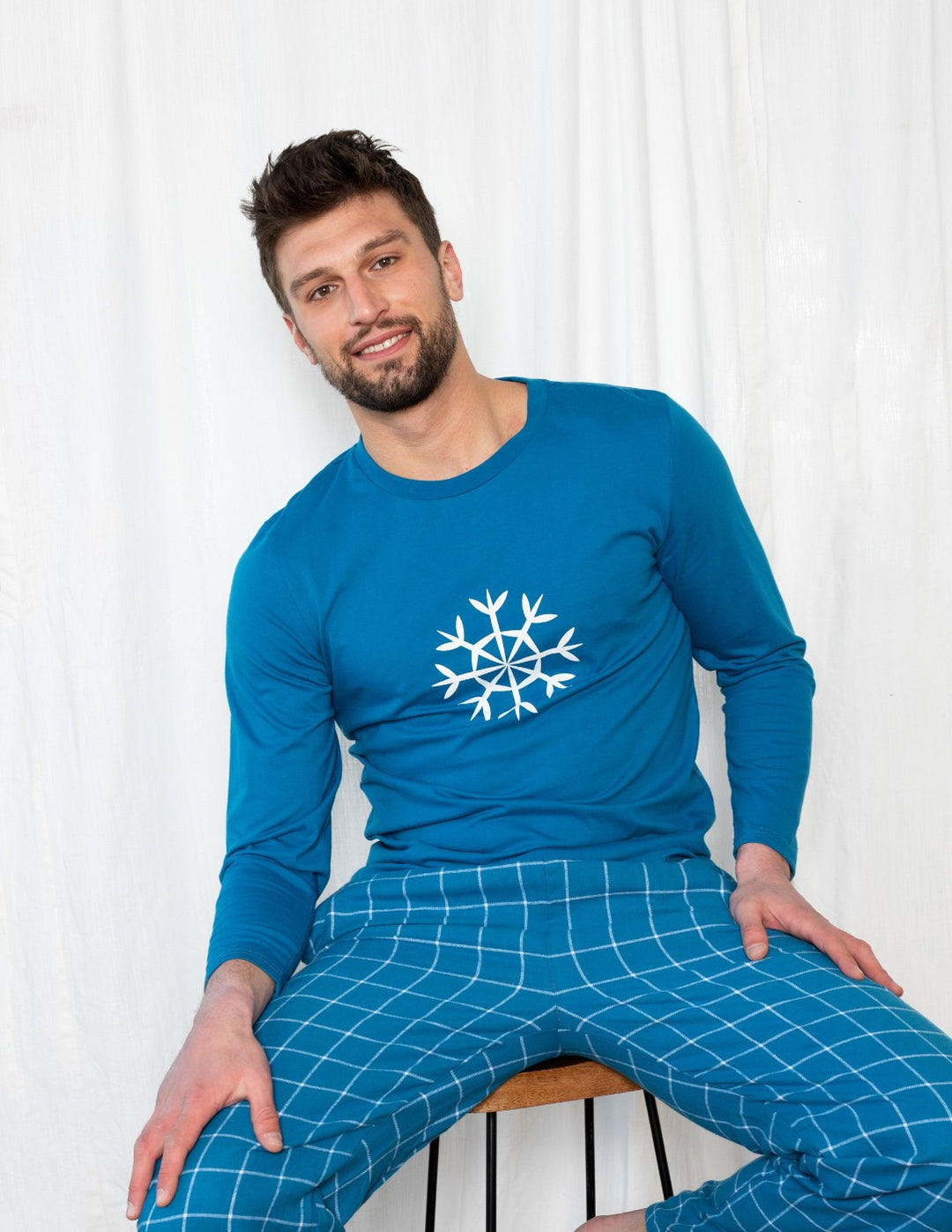 blue snowflake flannel and cotton men's pajama set