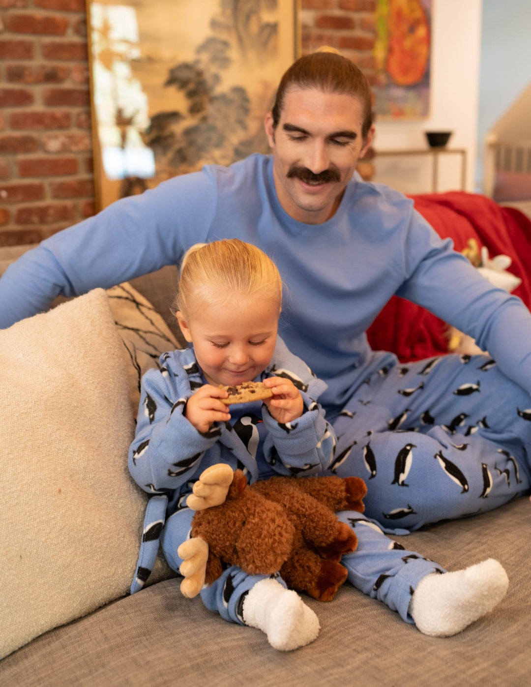 MuzeMerch - Penguin Family Pajama Set, Women's