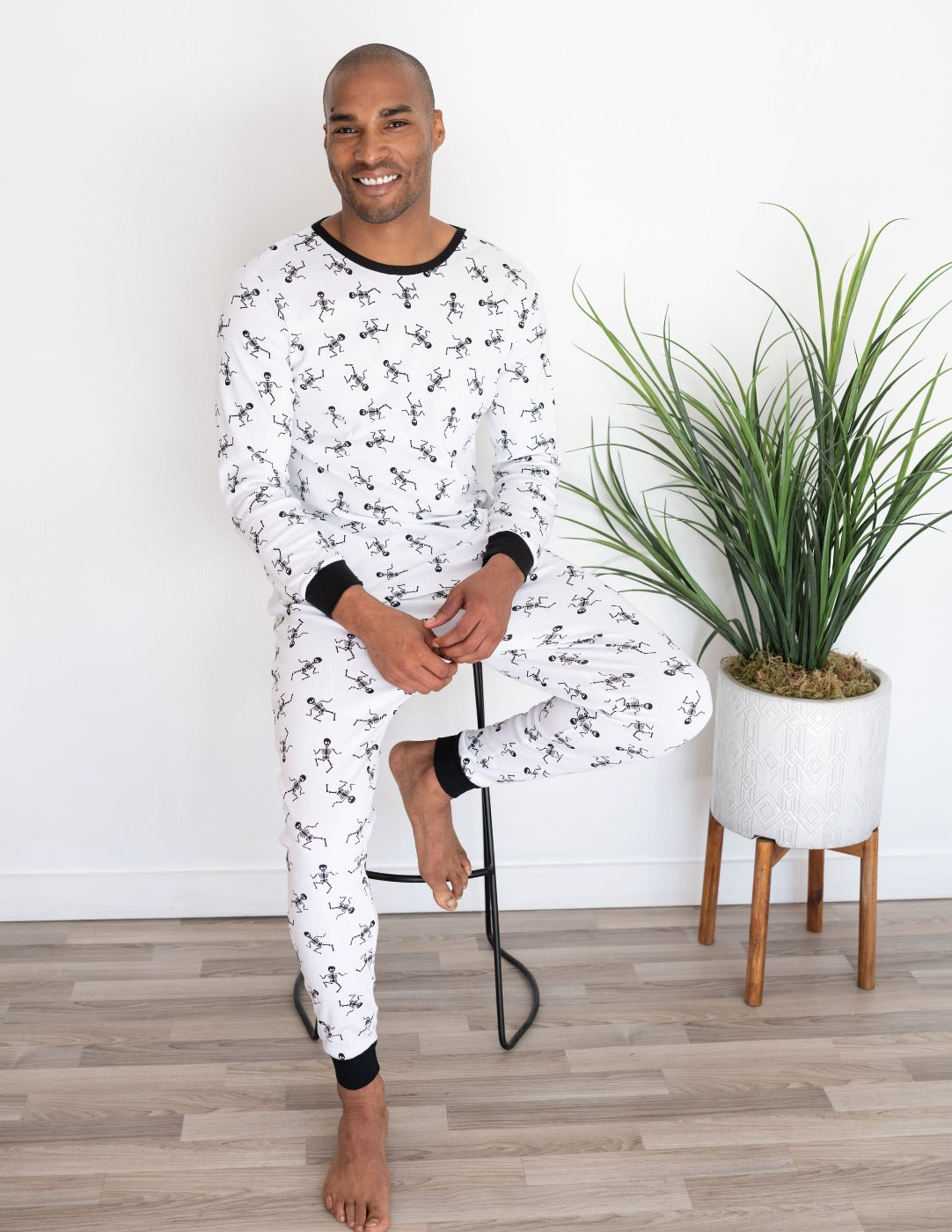 black and white skeleton men's Halloween pajamas