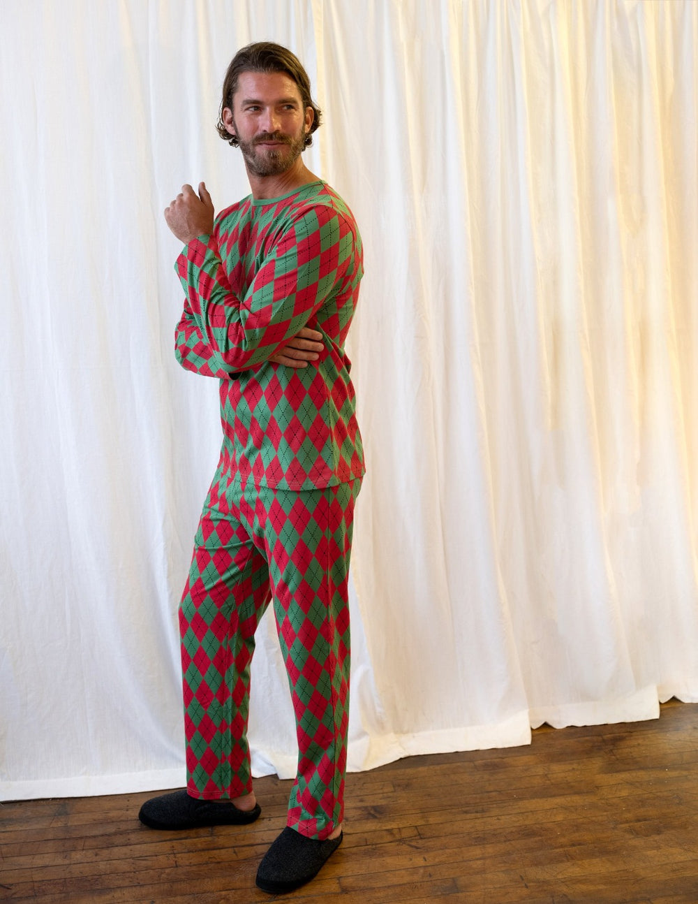 red and green argyle men's cotton pajama set