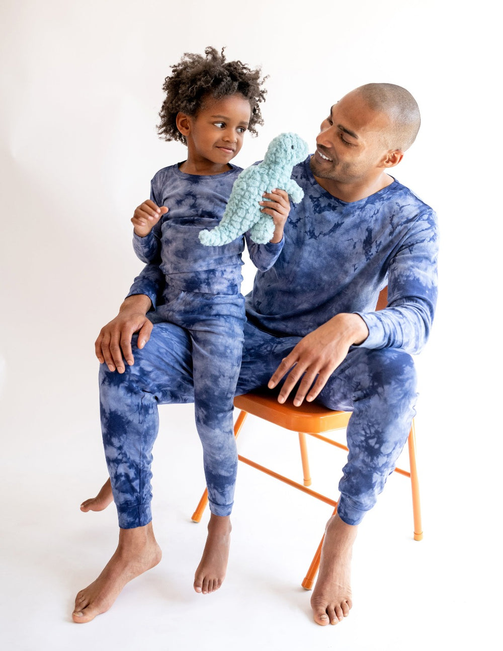 #color_navy-mix-tie-dye